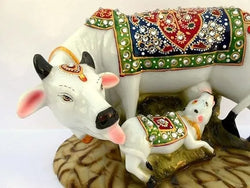 Resin Vastu Kamdhenu Cow With Calf Decorative Idol - View 2
